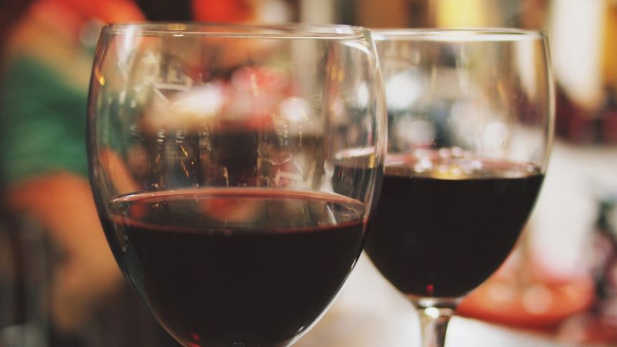 Trung Quốc đánh thuế nhập khẩu với rượu vang Australia